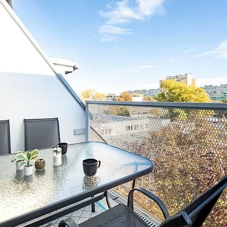Penthouse - Free Parking - Sunny